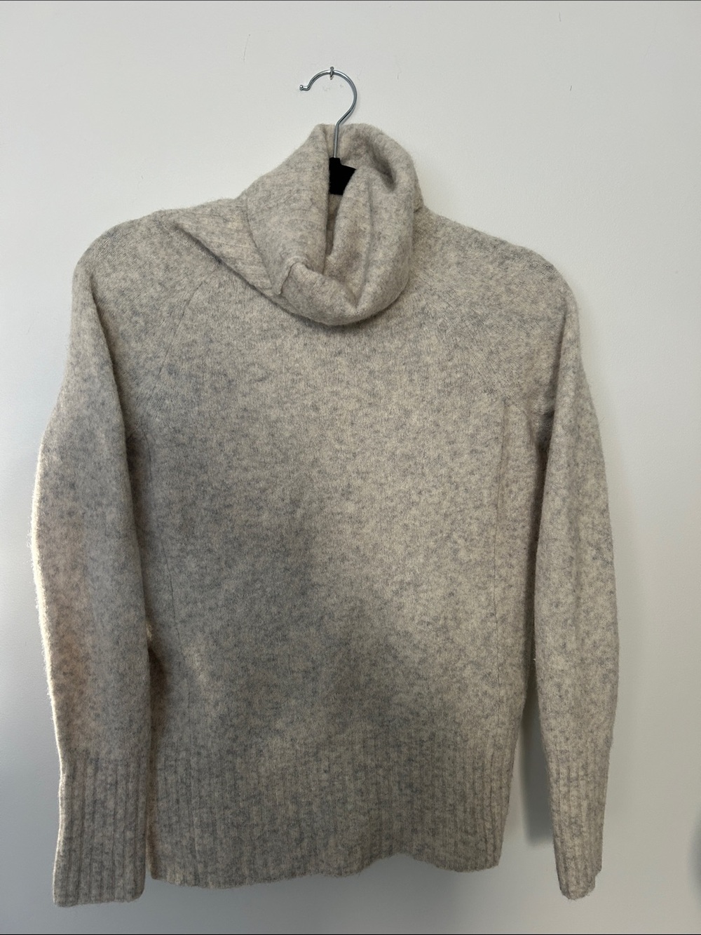 Cozy Women's Turtleneck Sweater in Light Heathered Beige